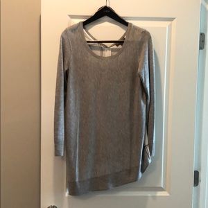 A Pea in the Pod maternity sweater tunic